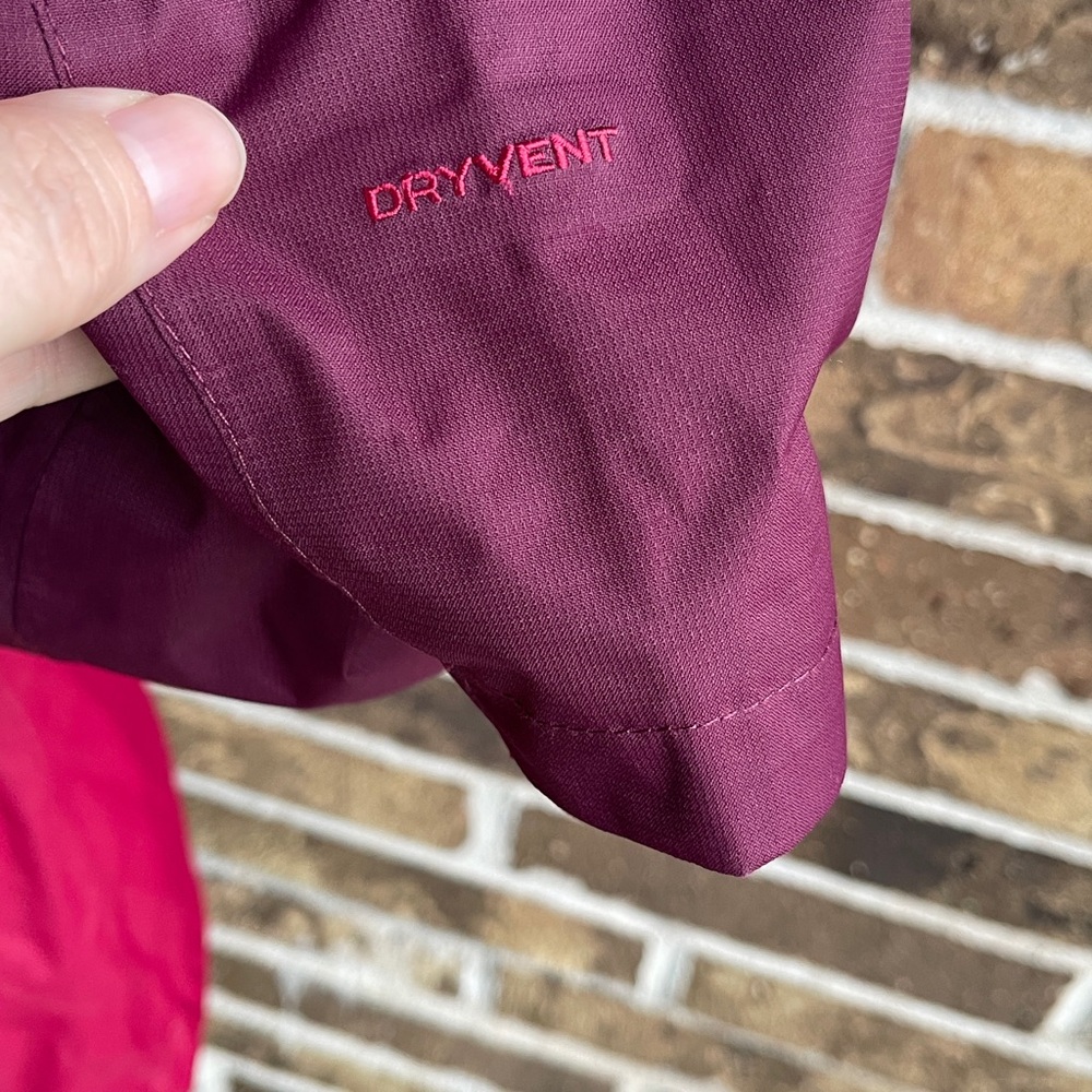THE NORTH FACE Burgundy and Red Windbreaker Jacket - Picture 5 of 12